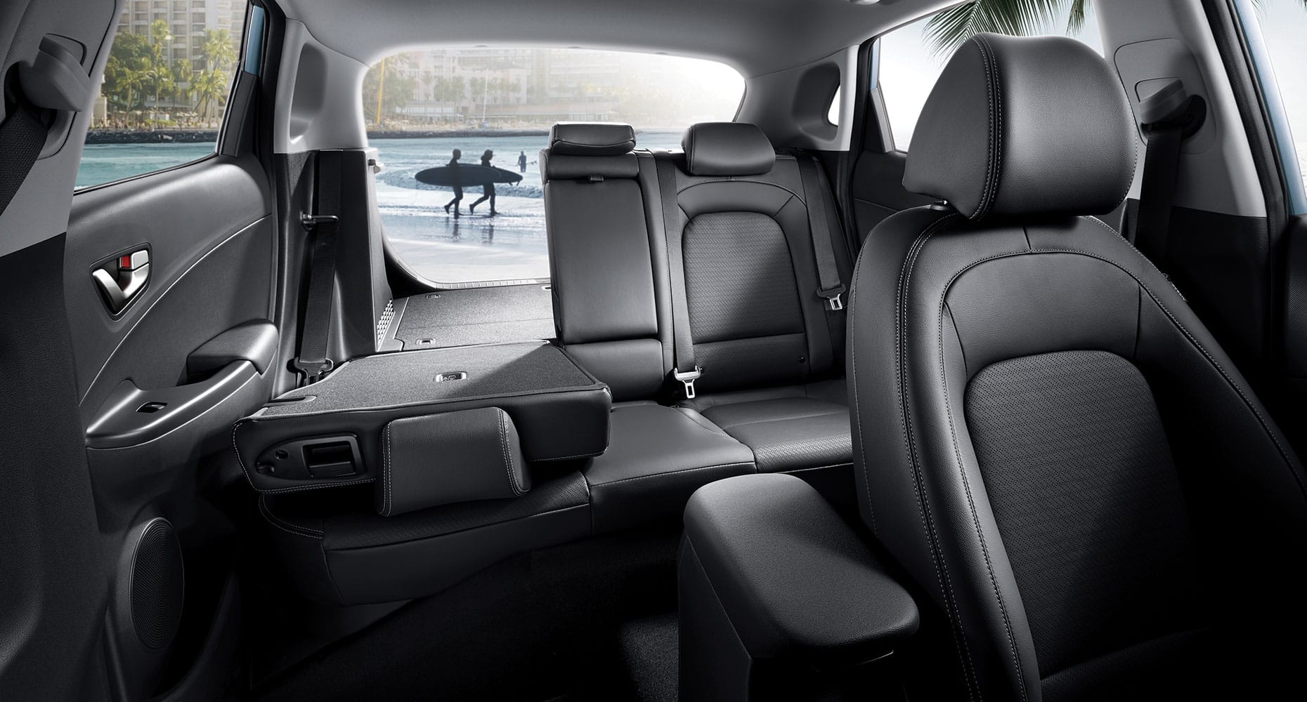 siège rabattu permettant plus d'espace de rangement à l'intérieur du Hyundai Kona 2021